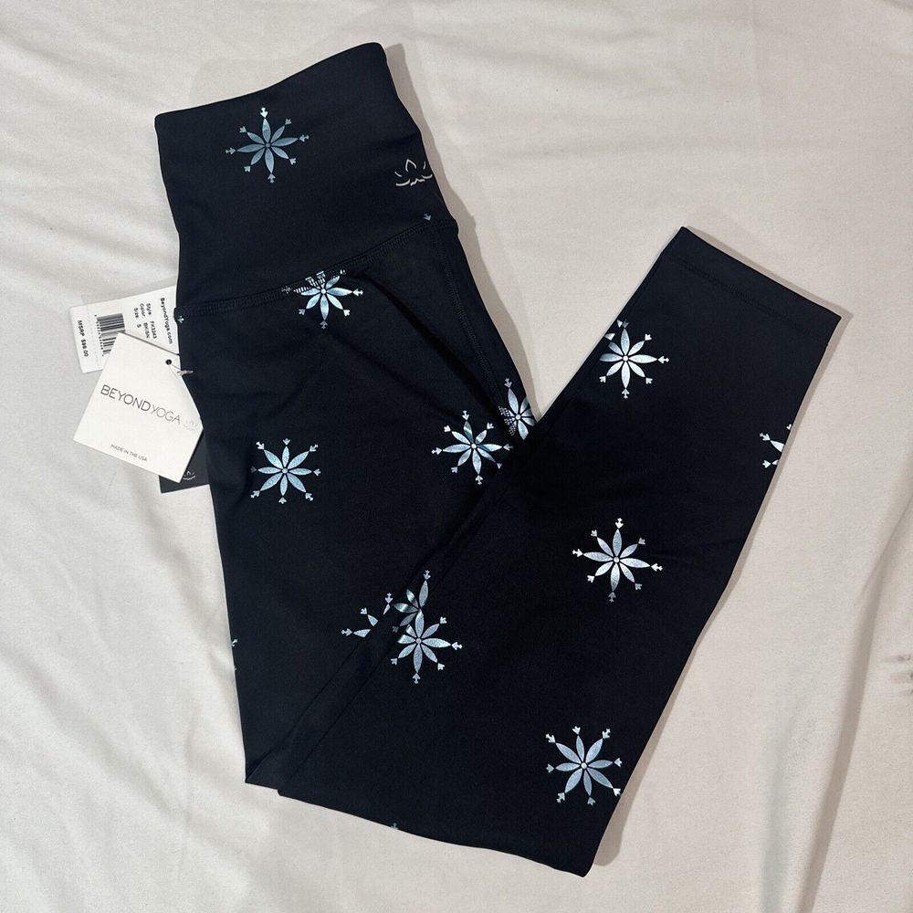 NWT $99 Beyond Yoga [ Small ] FK3243 High Waisted Midi Leggings Snowflake #6323‎